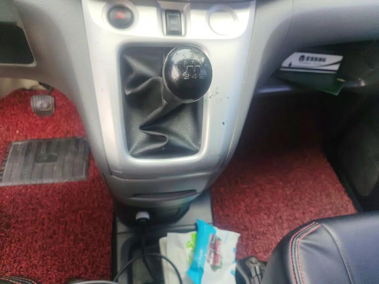 Nissan NV200 2012 1.6L 223 Seats Zunya Trim — миниатюра 14
