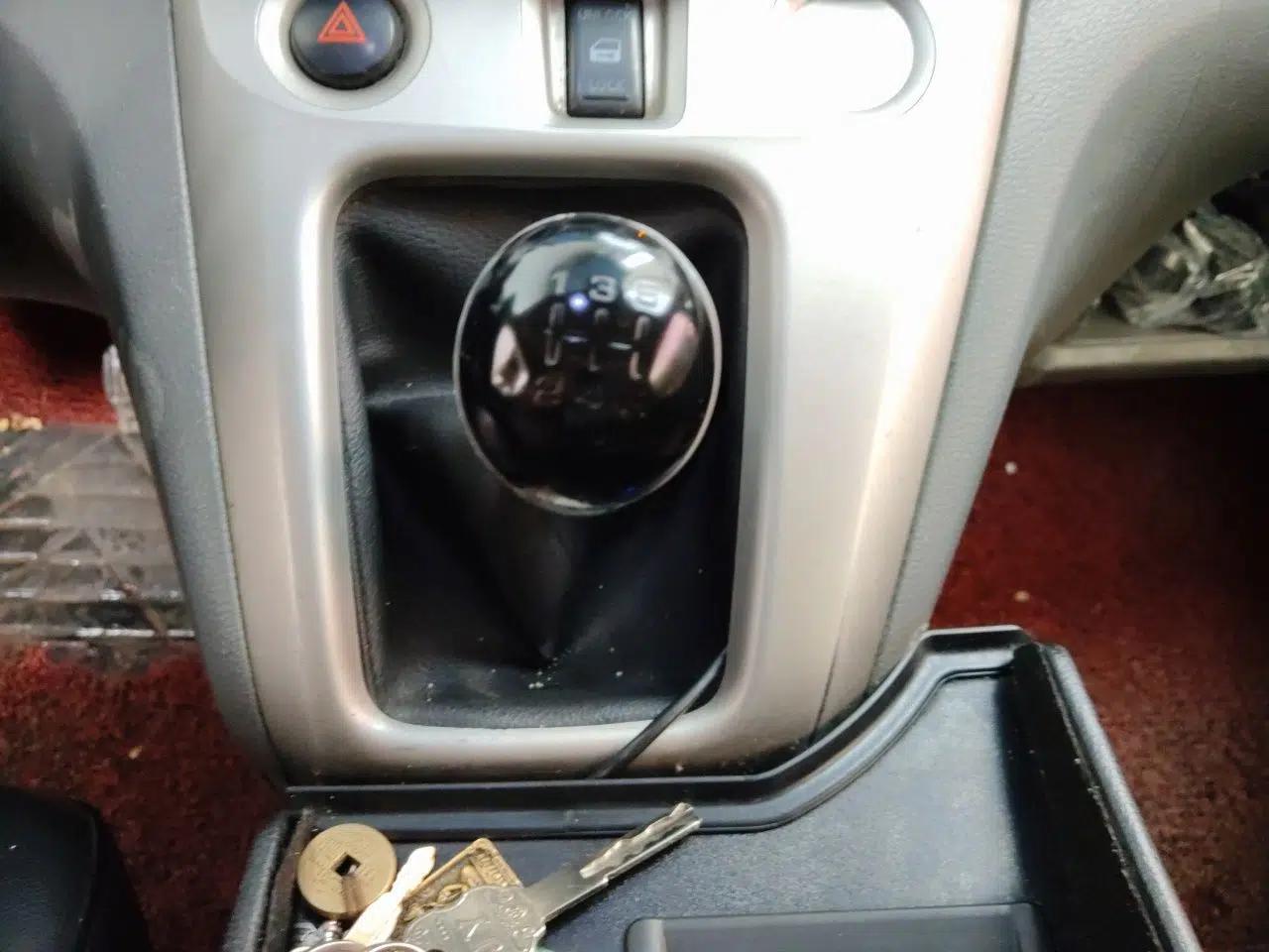 Nissan NV200 2012 1.6L 232 Seats Deluxe Version — миниатюра 14