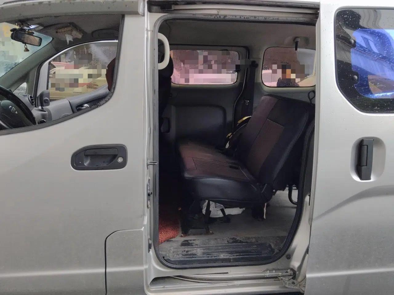 Nissan NV200 2012 1.6L 232 Seats Deluxe Version — миниатюра 17