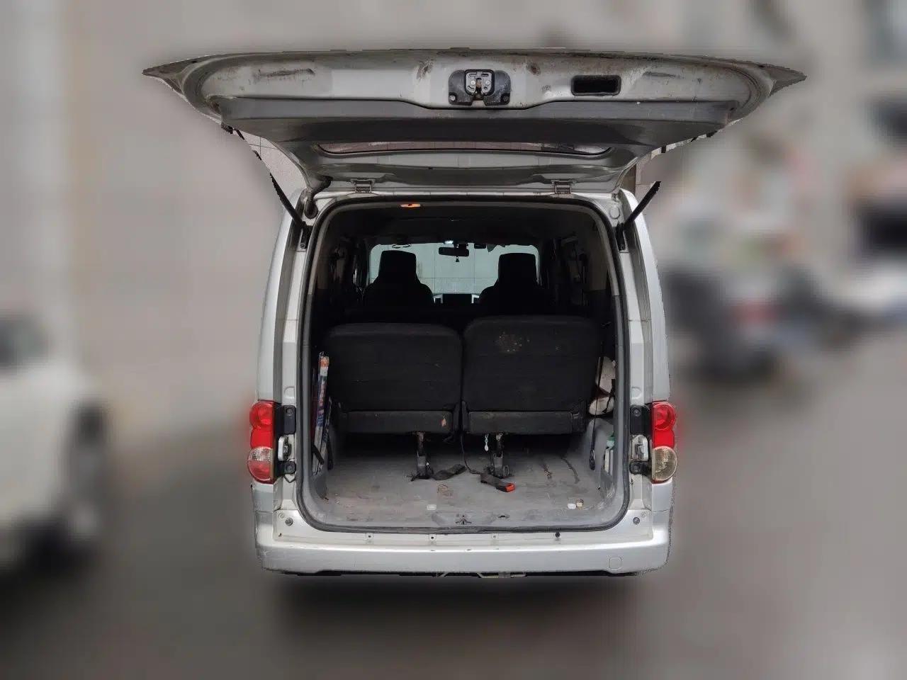 Nissan NV200 2012 1.6L 232 Seats Deluxe Version — миниатюра 19