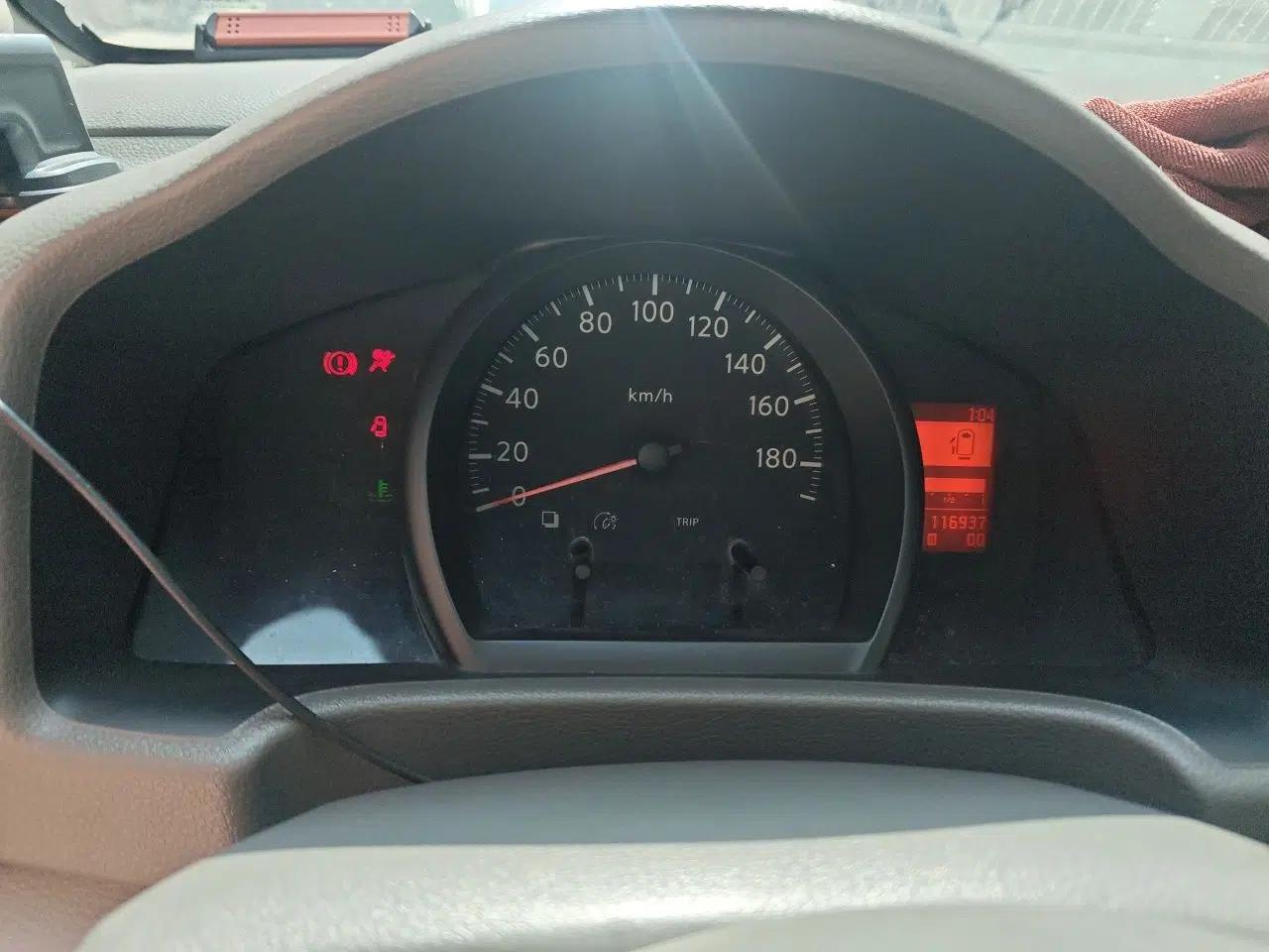 Nissan NV200 2014 1.6L Manual Luxury Model China V Standard — миниатюра 11