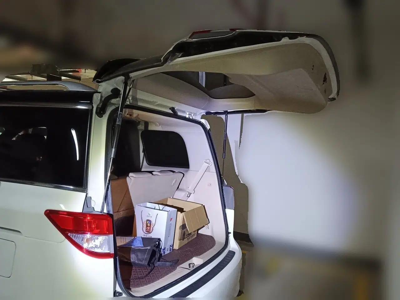 Nissan Quest 2015 3.5L SL — миниатюра 19