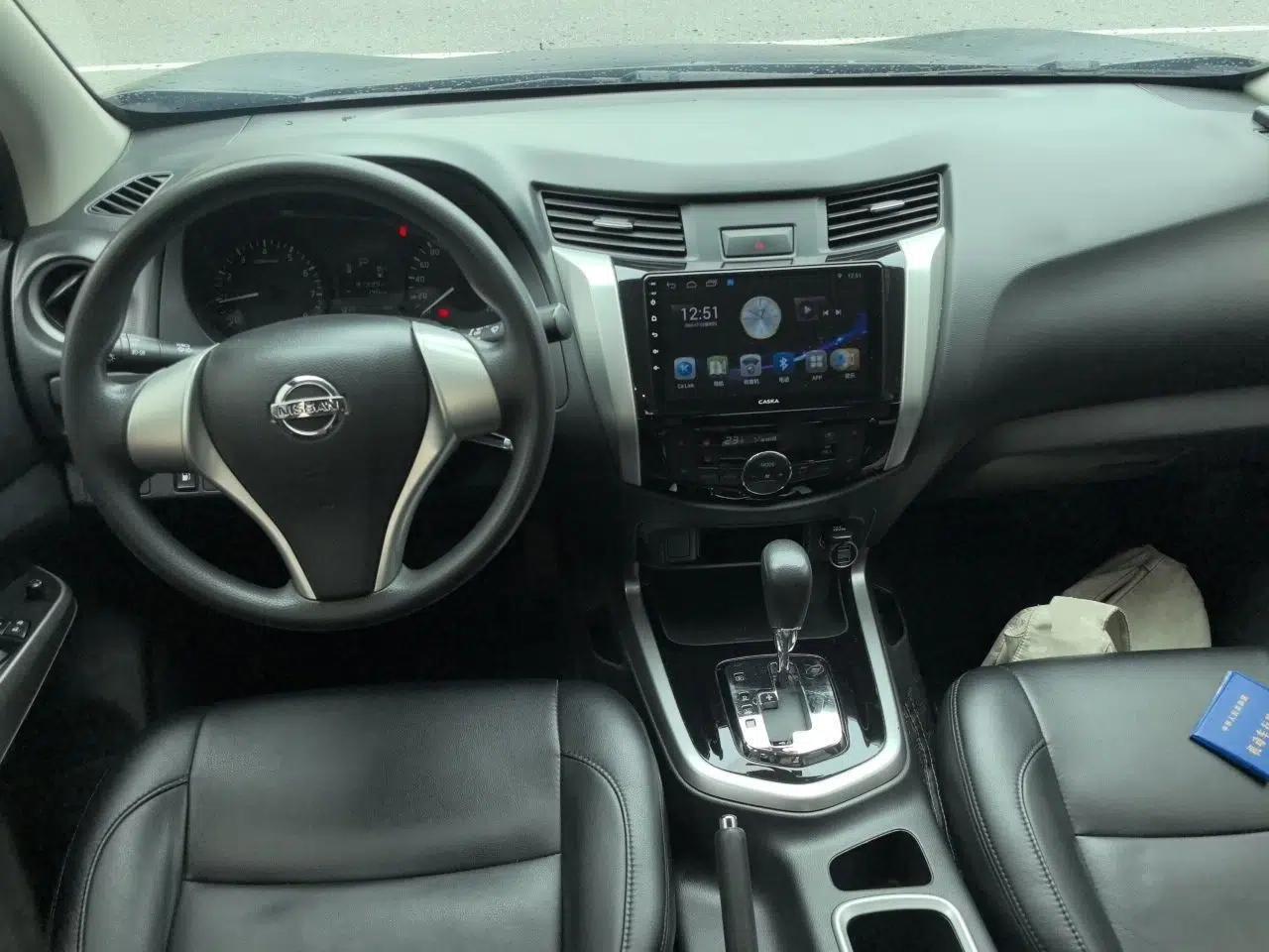 Nissan Navara 2017 2.5L Automatic 2WD Luxury Edition QR25 — миниатюра 9