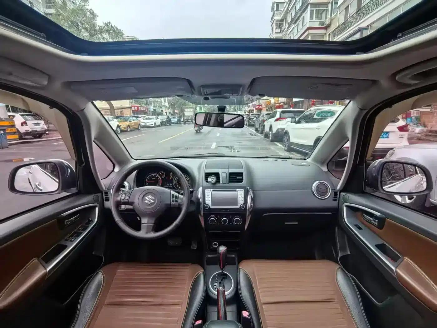 SX4 2013 Cool Sharp 1.6L Automatic Sport — миниатюра 9