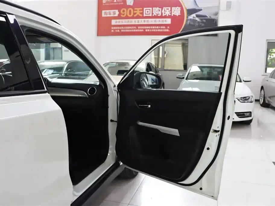 Vitara 2016 1.4T Automatic AWD Leading Edition — миниатюра 25
