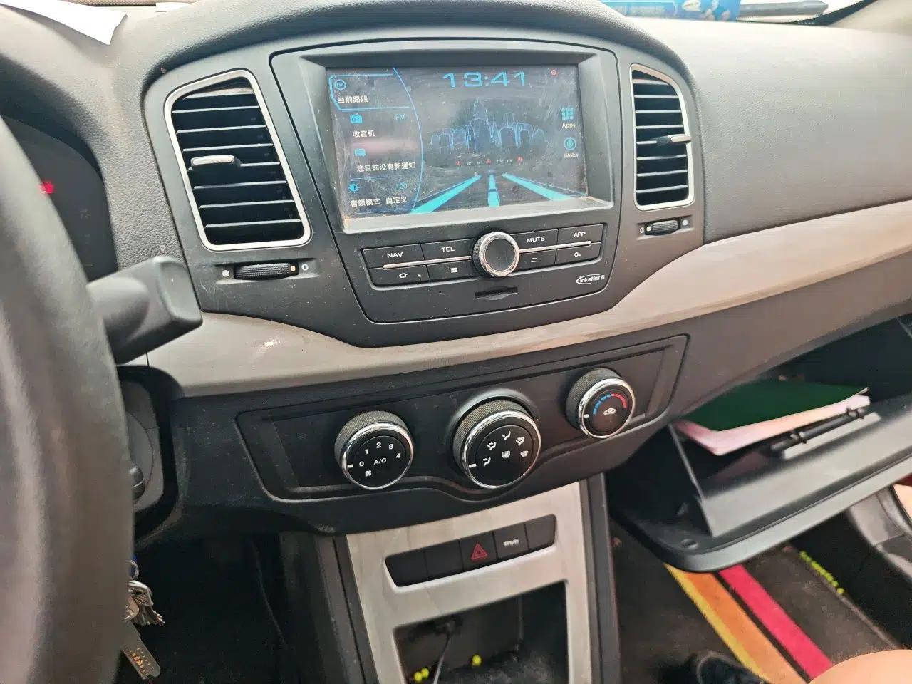 Roewe 350 2015 1.5L Manual Luxury Edition — миниатюра 13