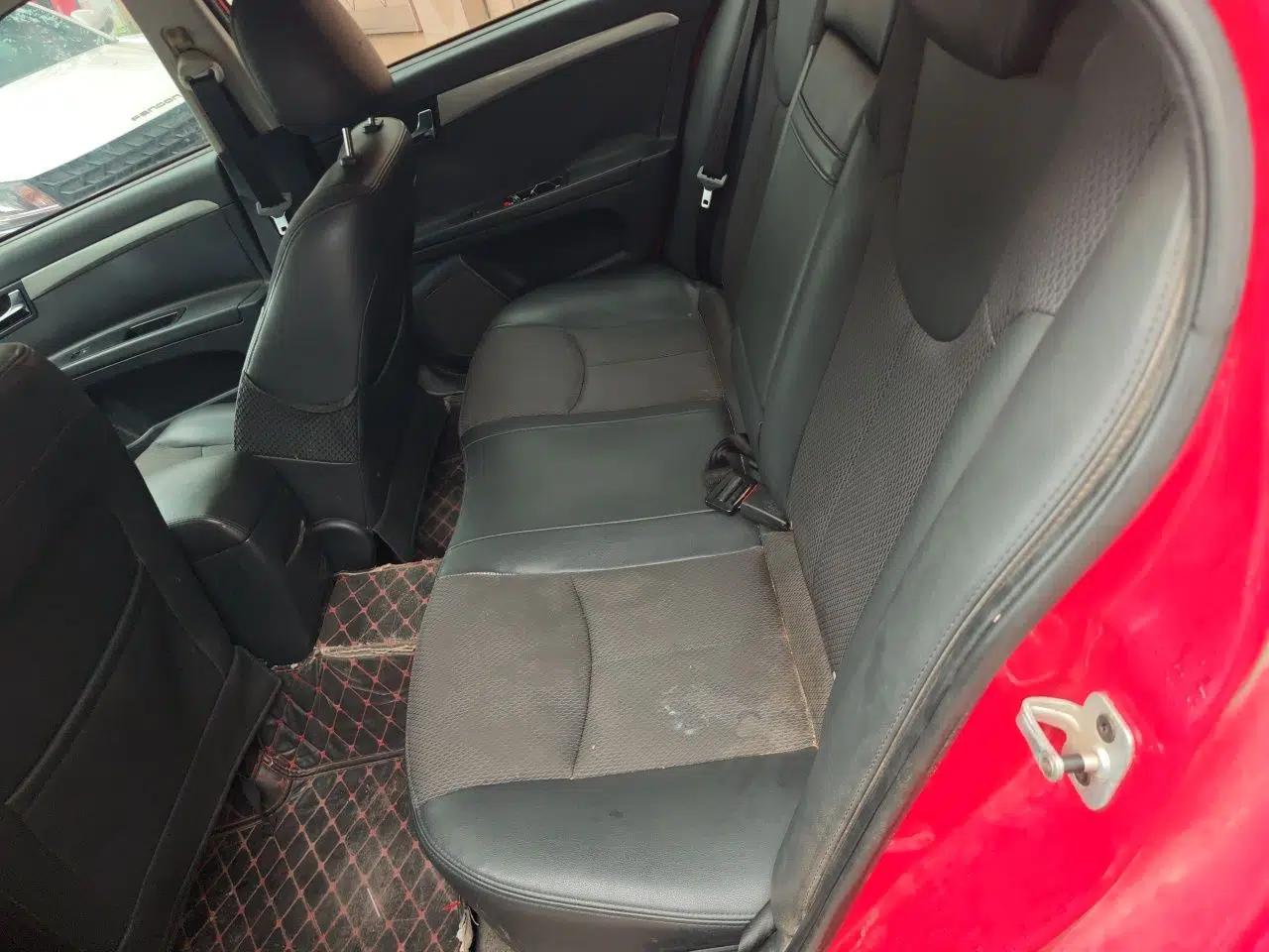 Roewe 350 2015 1.5L Manual Luxury Edition — миниатюра 17