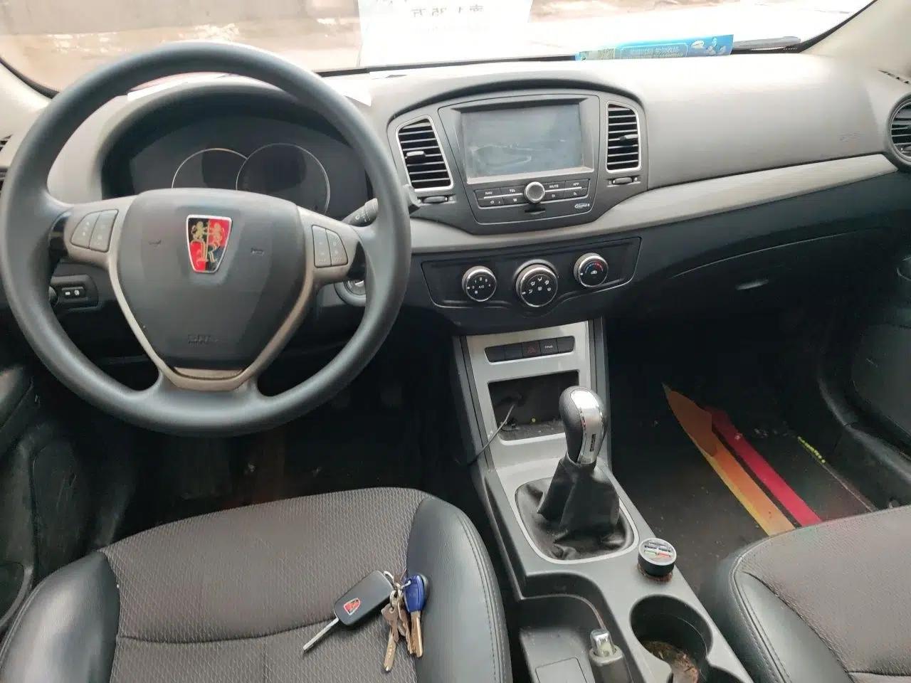 Roewe 350 2015 1.5L Manual Luxury Edition — миниатюра 9