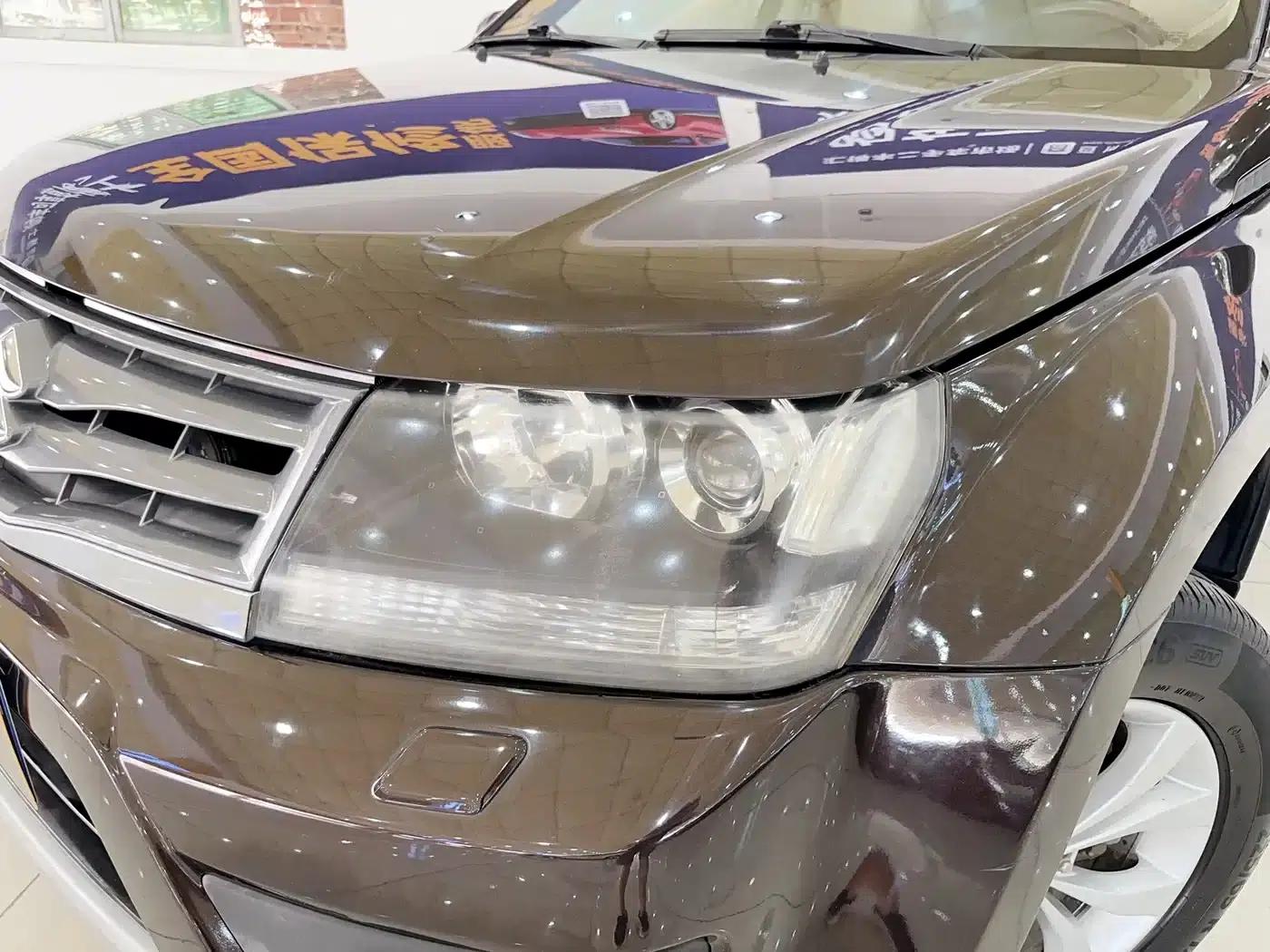 2012 Grand Vitara 2.4L AT Luxury Navigation 5-Door Edition — миниатюра 2