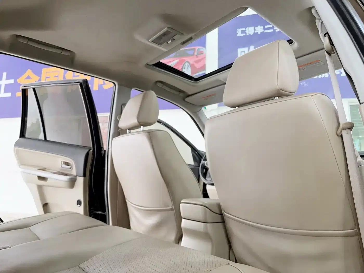 2012 Grand Vitara 2.4L AT Luxury Navigation 5-Door Edition — миниатюра 12