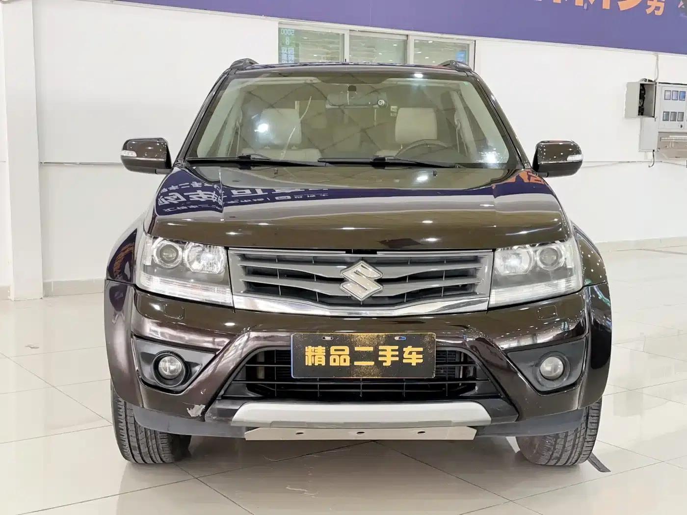 2012 Grand Vitara 2.4L AT Luxury Navigation 5-Door Edition — миниатюра 4
