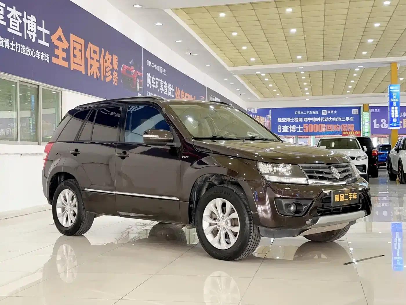 2012 Grand Vitara 2.4L AT Luxury Navigation 5-Door Edition — миниатюра 5