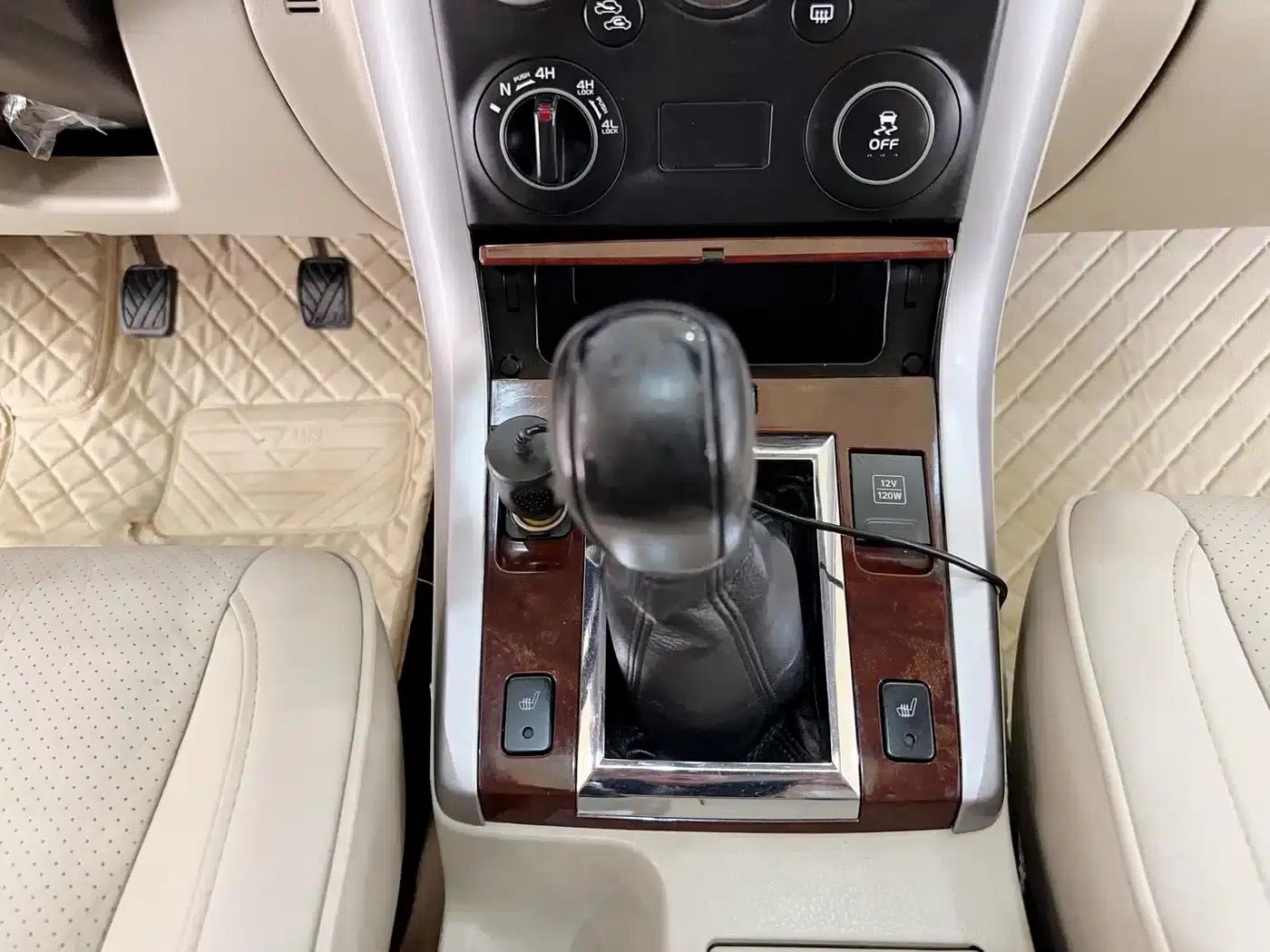 2012 Grand Vitara 2.4L AT Luxury Navigation 5-Door Edition — миниатюра 10