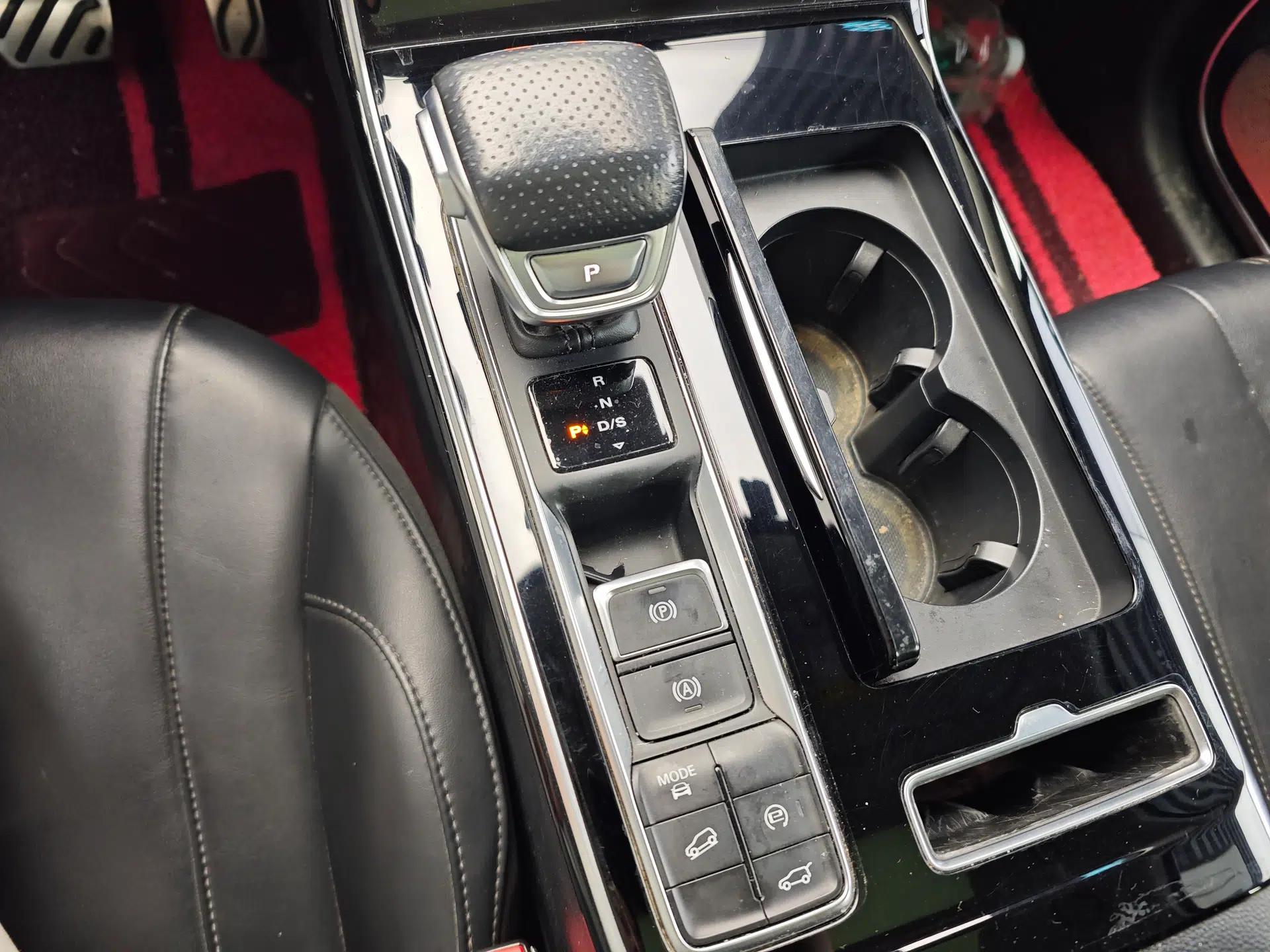 Roewe RX5 MAX 2021 Supreme Series 400TGI Automatic Smart Cabin Prestige Edition — миниатюра 22