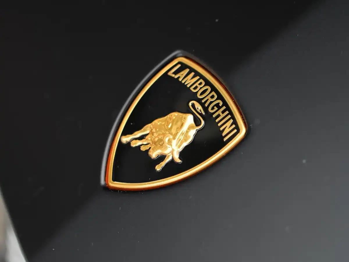 Revuelto 2023 6.5L PHEV Standard Edition — миниатюра 3