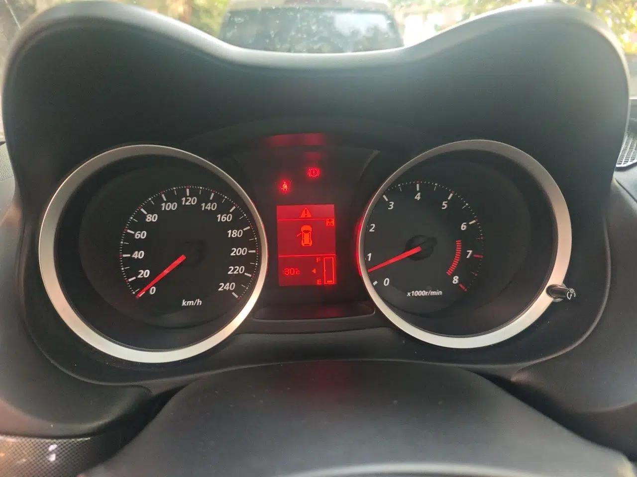 Mitsubishi Lancer EX 2012 Chasing Edition 1.8L Manual Luxury Model — миниатюра 11