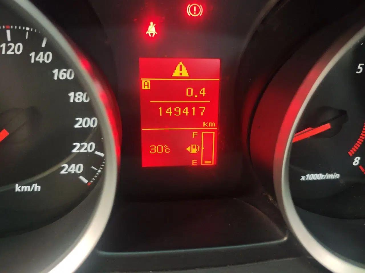 Mitsubishi Lancer EX 2012 Chasing Edition 1.8L Manual Luxury Model — миниатюра 12