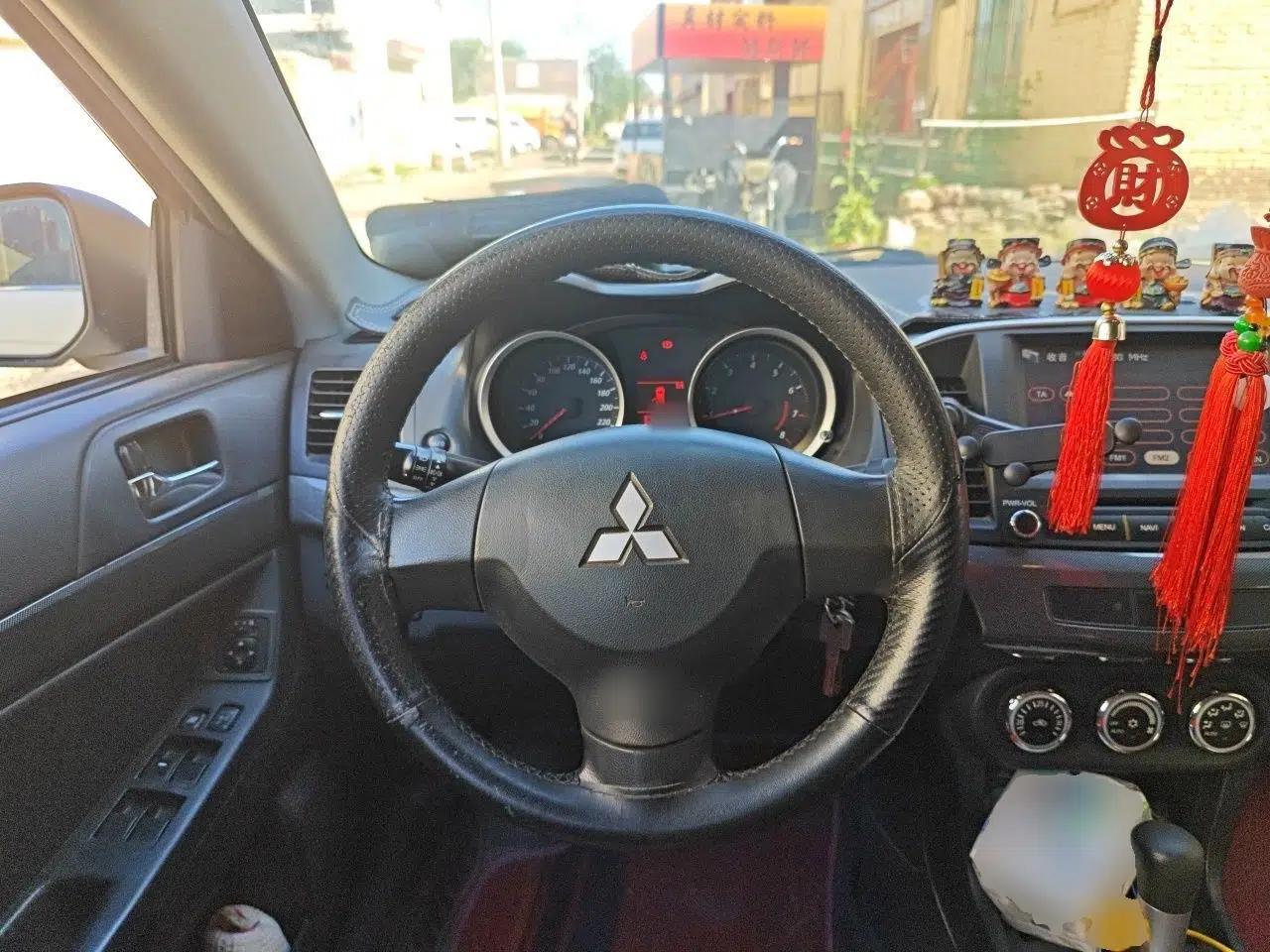 Mitsubishi Lancer EX 2012 Fashion Edition 1.8L CVT Comfort Version — миниатюра 10