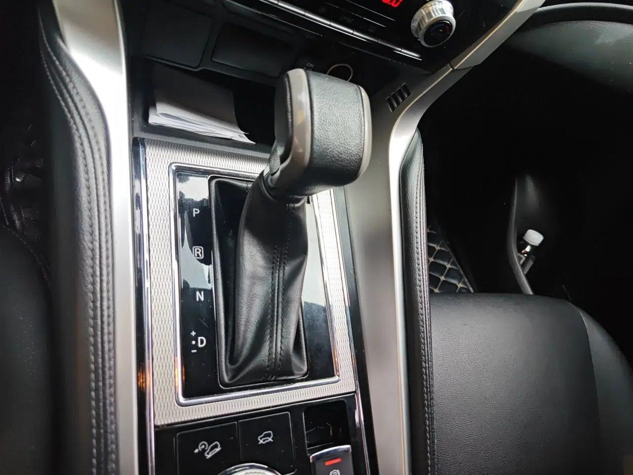 Mitsubishi Pajero Sport Mitsubishi Pajero 2019, 3.0L Automatic, 7 Seater (Parallel Import) — миниатюра 14