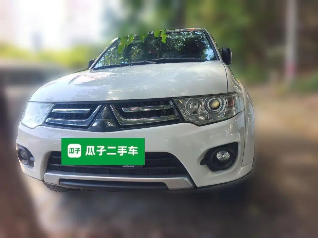 Mitsubishi Pajero Sport 2013 2.4L Manual Two-Wheel Drive Comfort Edition — миниатюра 2