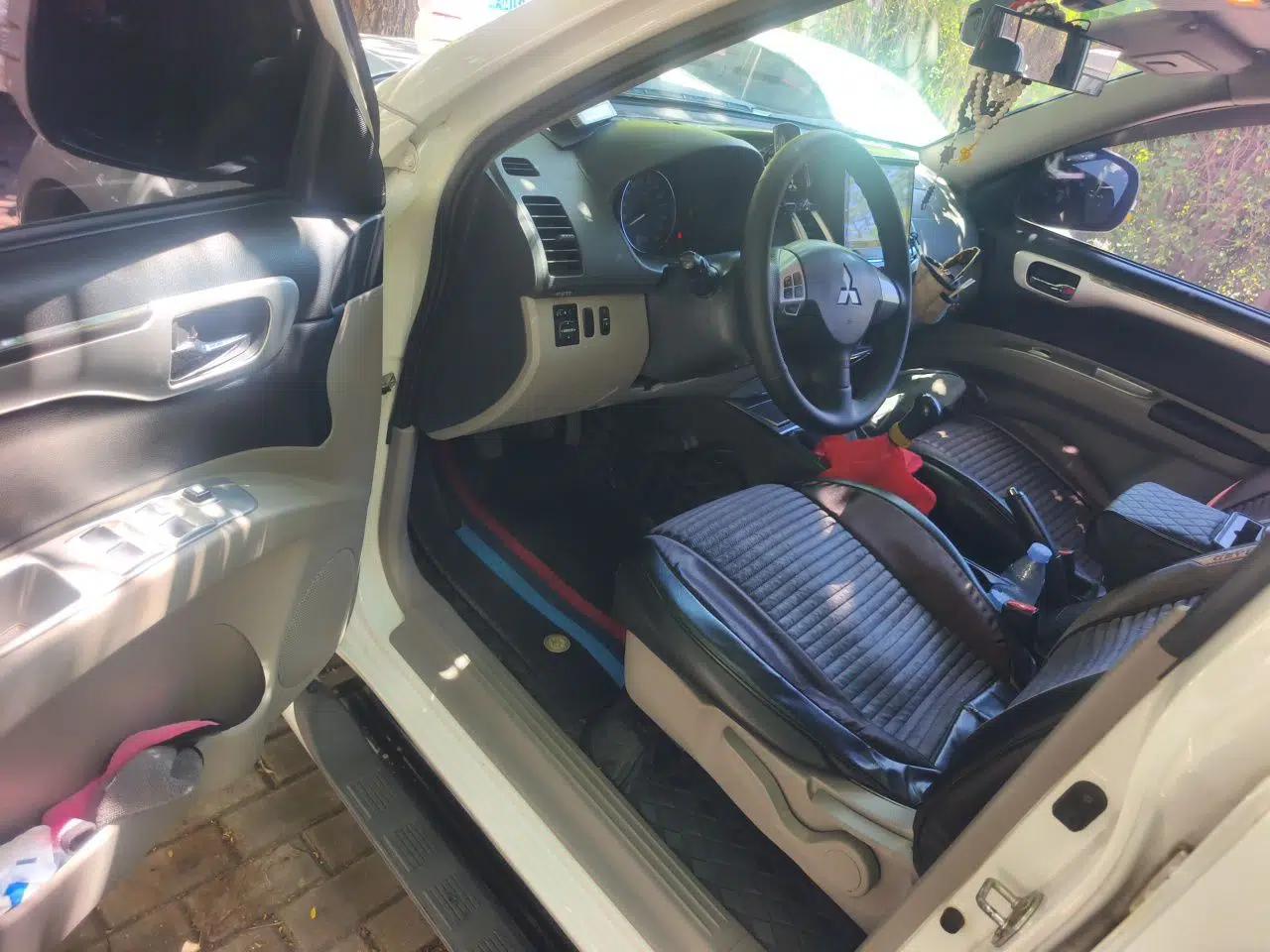 Mitsubishi Pajero Sport 2013 2.4L Manual Two-Wheel Drive Comfort Edition — миниатюра 16