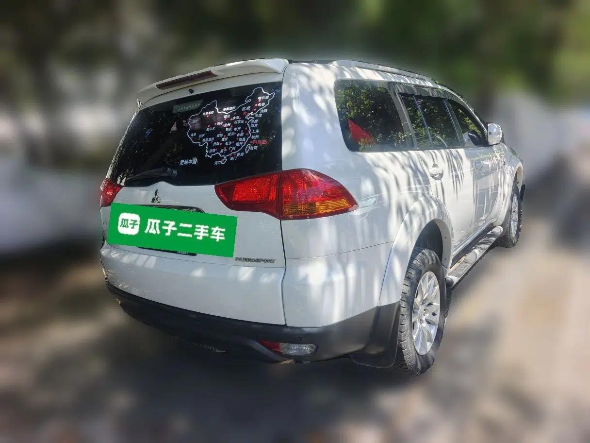 Mitsubishi Pajero Sport 2013 2.4L Manual Two-Wheel Drive Comfort Edition — миниатюра 6