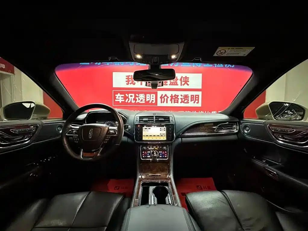 Lincoln Continental 2018 2.0T Two-Wheel Drive Premium Edition — миниатюра 9