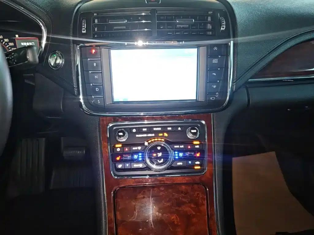 Lincoln Continental 2019 2.0T Two-Wheel Drive Reserve Edition (China VI Emission Standard) — миниатюра 13