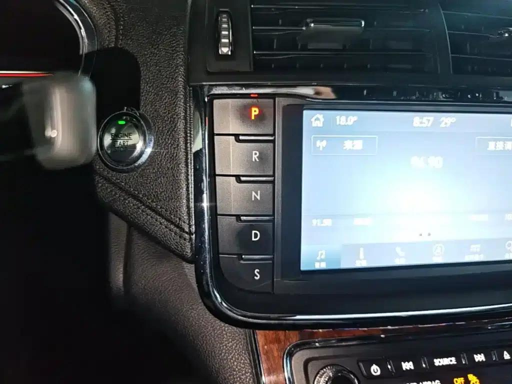 Lincoln Continental 2019 2.0T Two-Wheel Drive Reserve Edition (China VI Emission Standard) — миниатюра 14