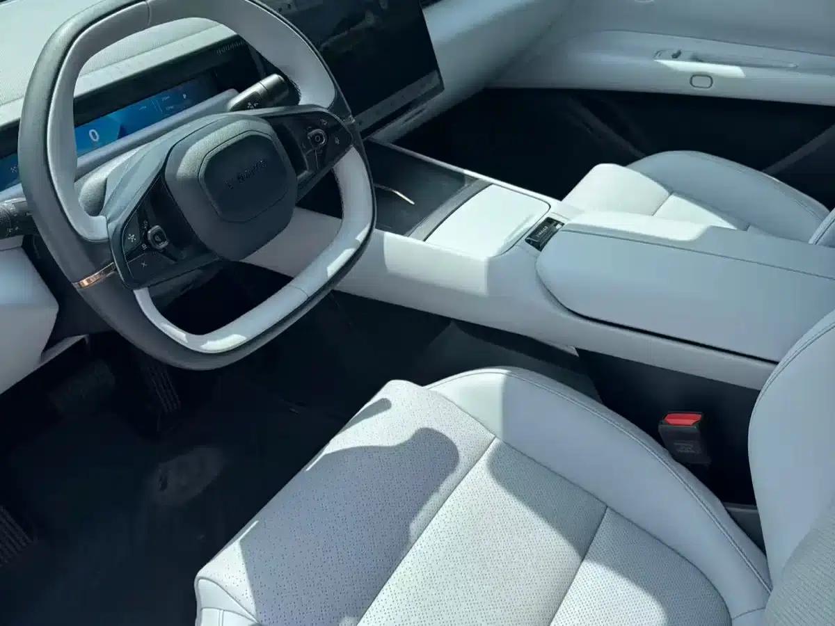 Lynk & Co Z10 2024 Model 95kWh 766km Rear-Wheel Drive Max — миниатюра 4