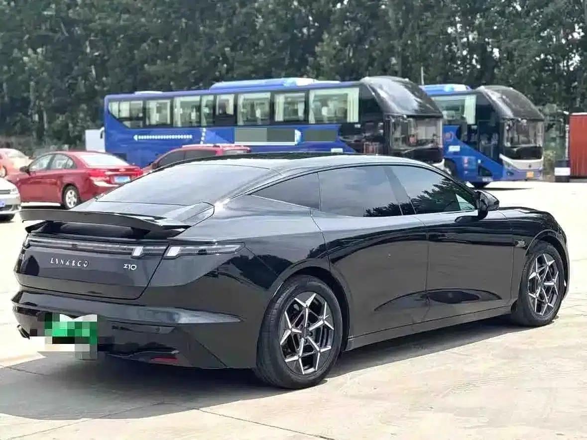 Lynk & Co Z10 2024 Model 95kWh 766km Rear-Wheel Drive Max — миниатюра 9