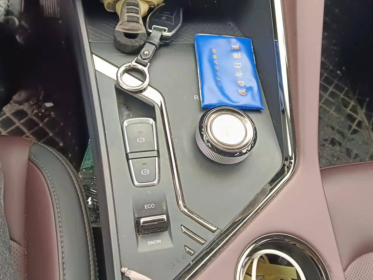 SOL X8 PLUS 2023 1.5 TGDI DCT Smart Edition 7-Seater — миниатюра 14