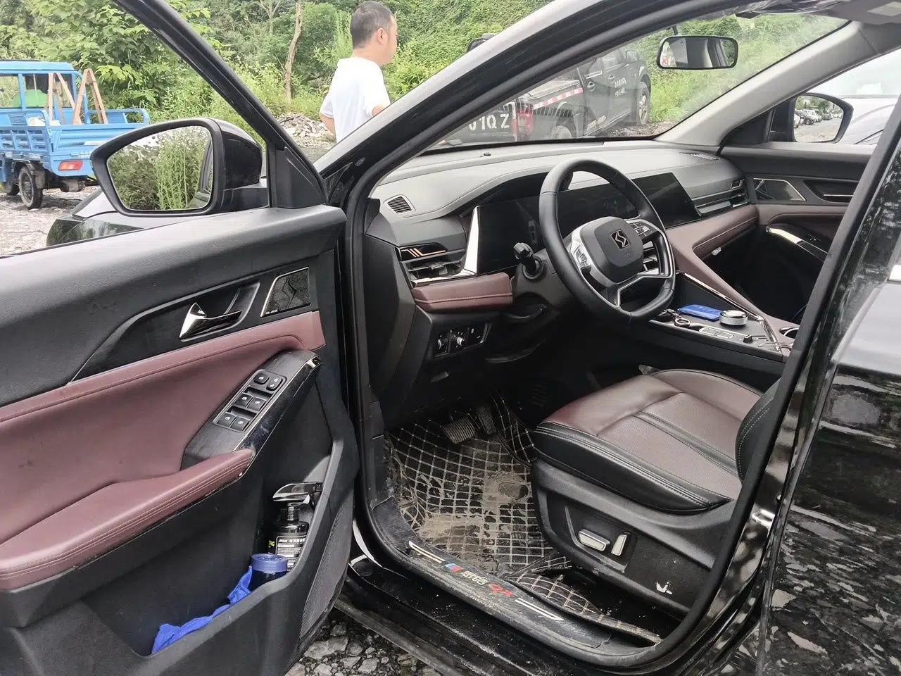 SOL X8 PLUS 2023 1.5 TGDI DCT Smart Edition 7-Seater — миниатюра 16