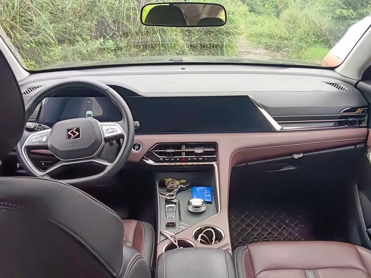SOL X8 PLUS 2023 1.5 TGDI DCT Smart Edition 7-Seater — миниатюра 9