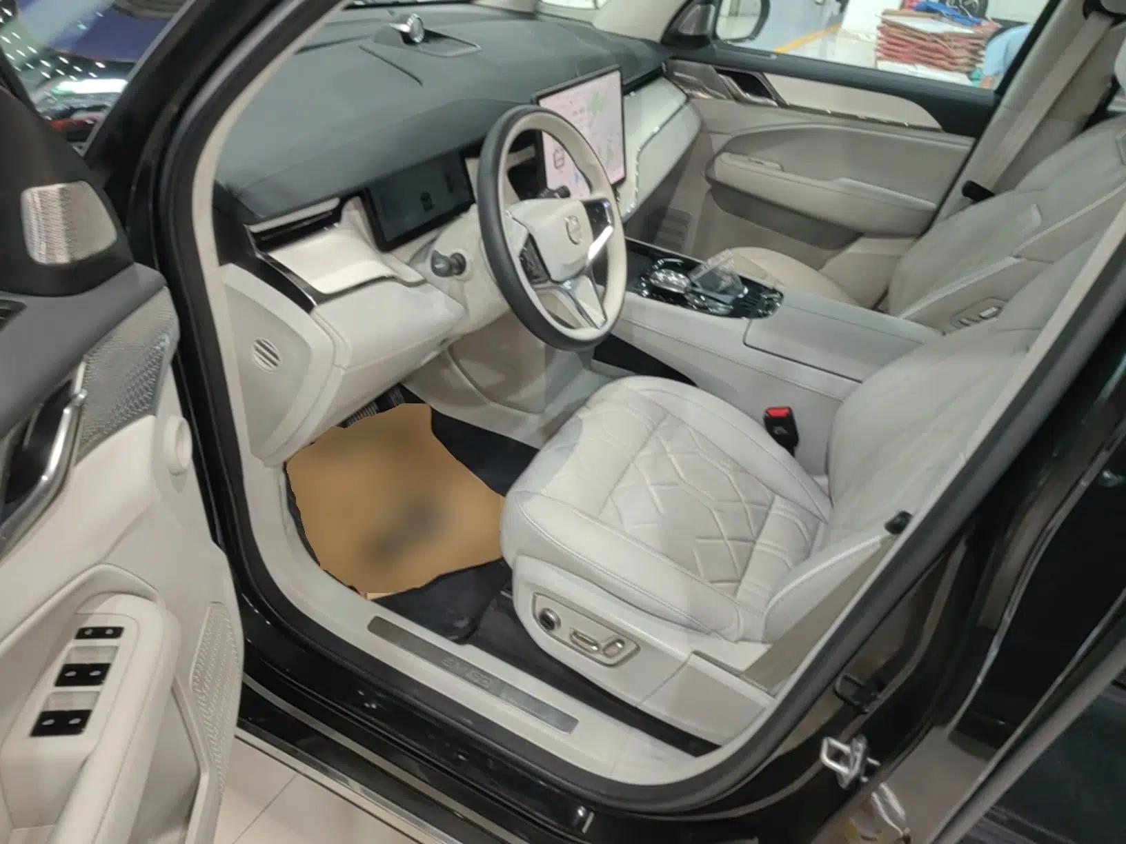Volvo EM90 2025 Ultra Six-Seater — миниатюра 23