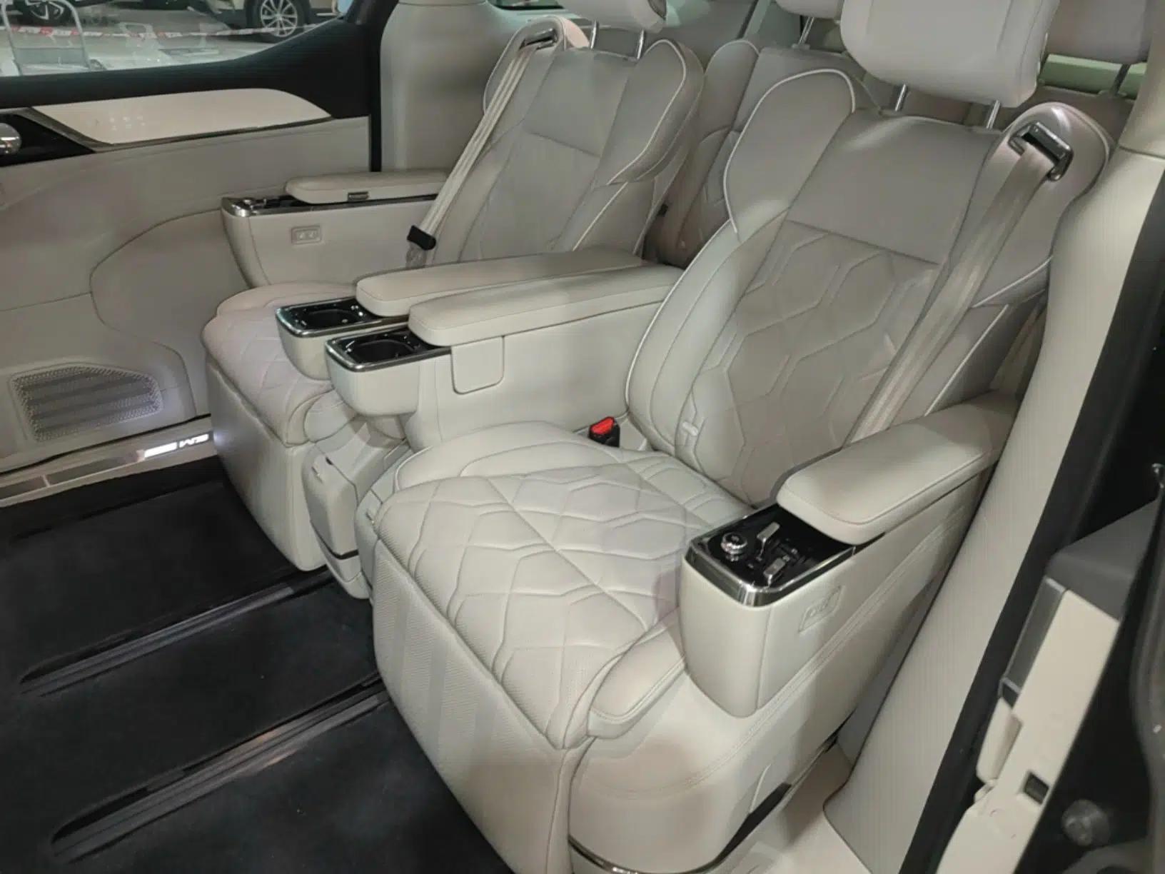 Volvo EM90 2025 Ultra Six-Seater — миниатюра 25