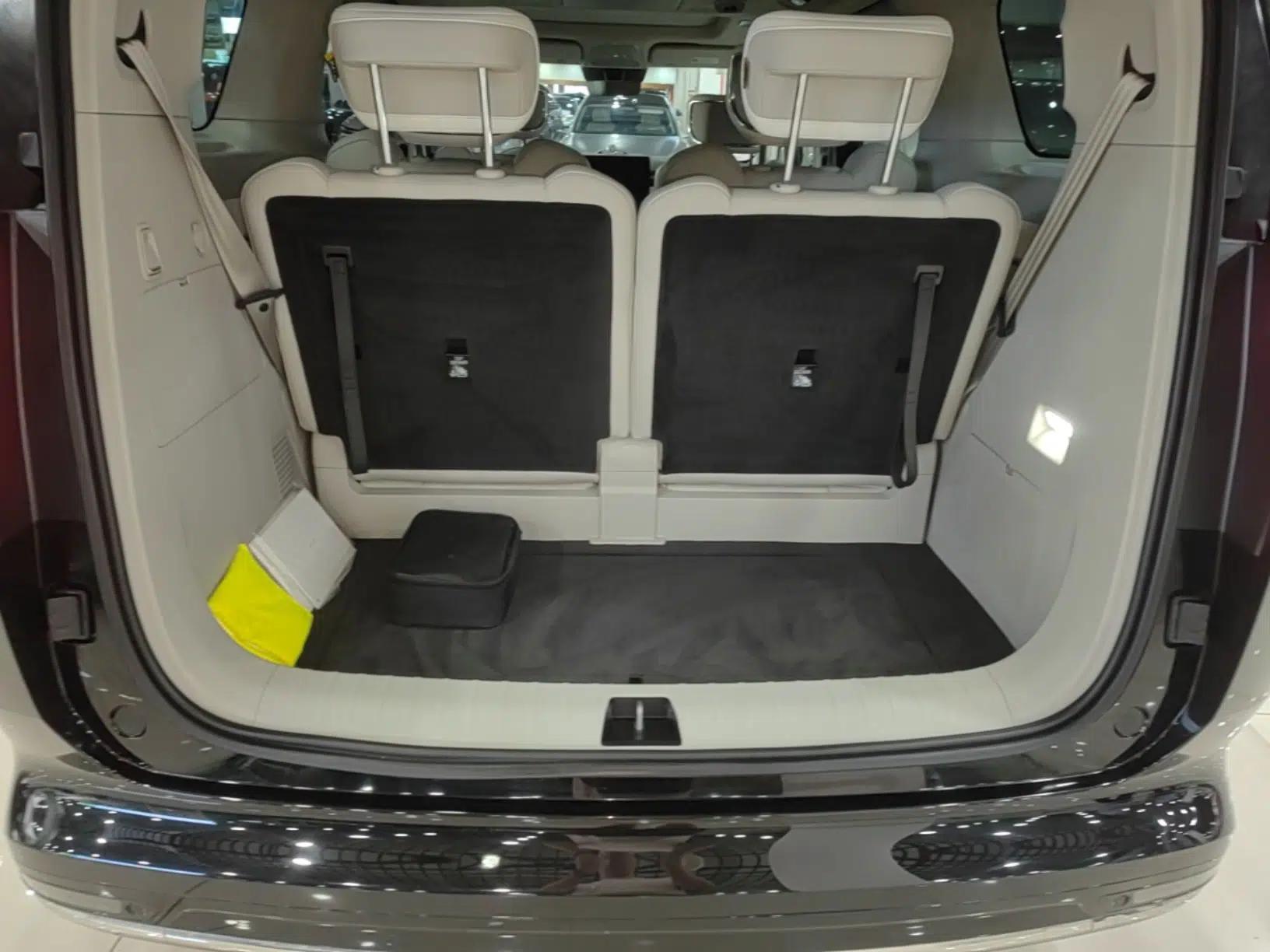 Volvo EM90 2025 Ultra Six-Seater — миниатюра 27