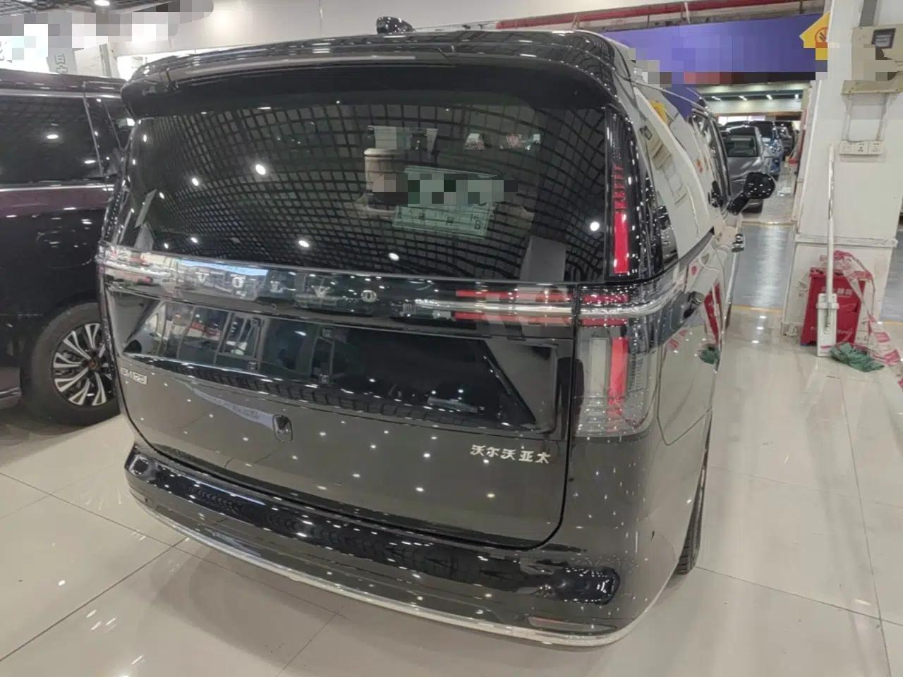 Volvo EM90 2025 Ultra Six-Seater — миниатюра 6