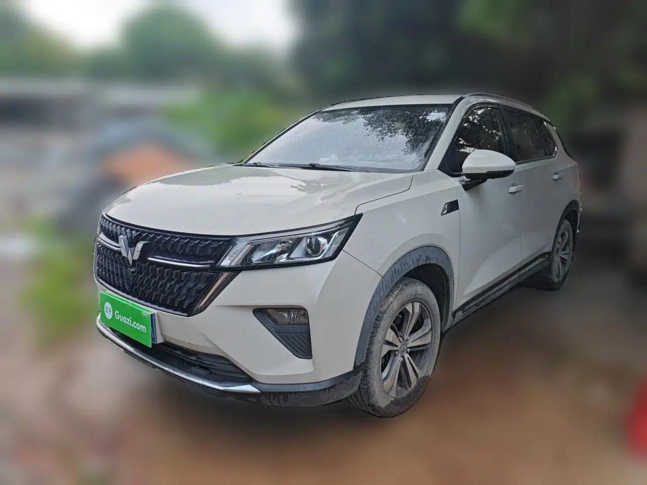 Wuling Asta 2021 1.5T Manual Starlight Edition — миниатюра 1