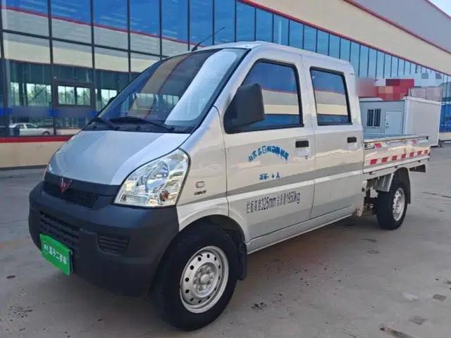 Wuling Rongguang Small Truck 2017 1.5L Double-Cab Basic Version L3C