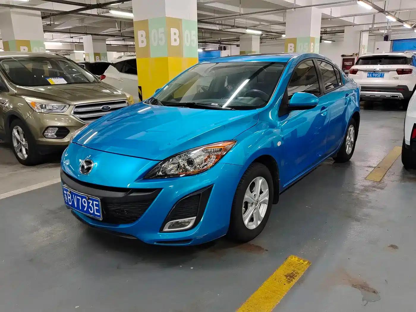 Mazda 3 Axela 2013 Sedan 1.6L Automatic Elite — миниатюра 1
