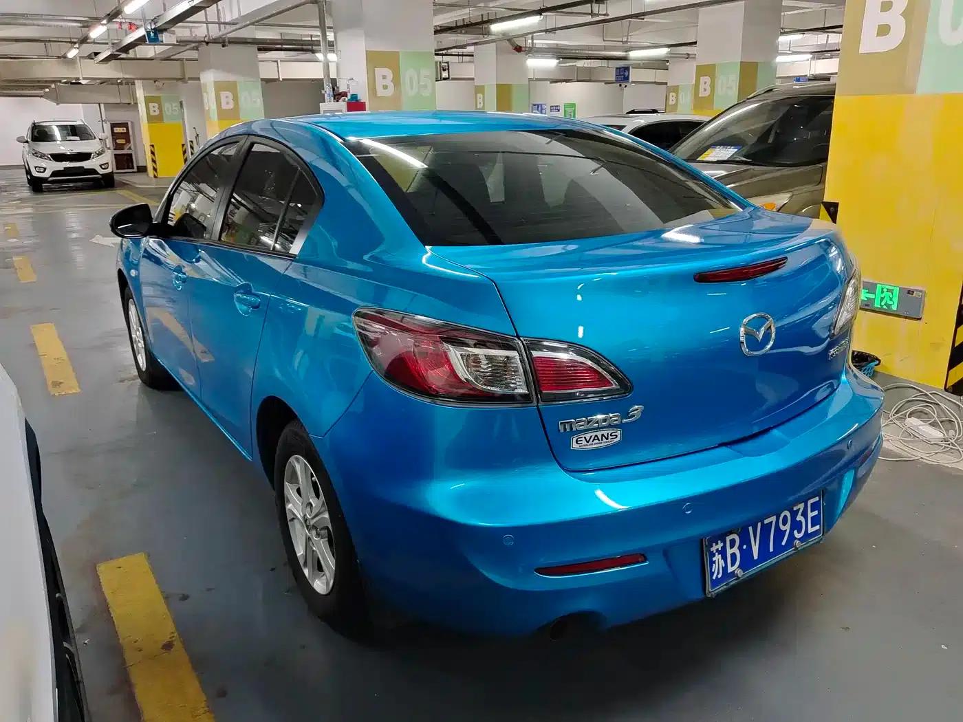 Mazda 3 Axela 2013 Sedan 1.6L Automatic Elite — миниатюра 5