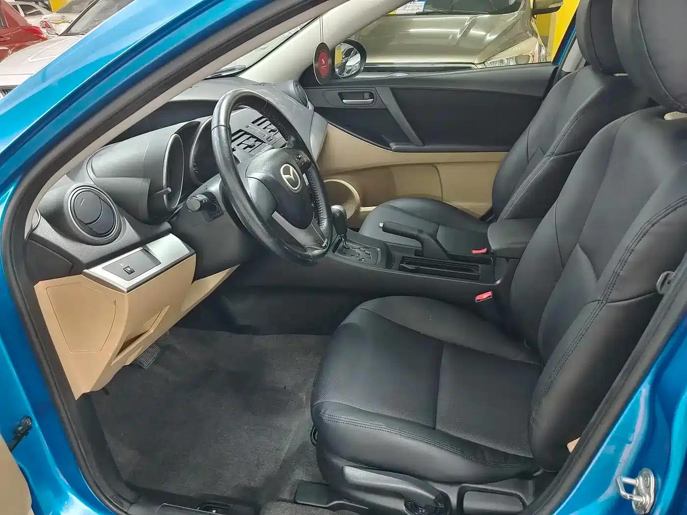 Mazda 3 Axela 2013 Sedan 1.6L Automatic Elite — миниатюра 7