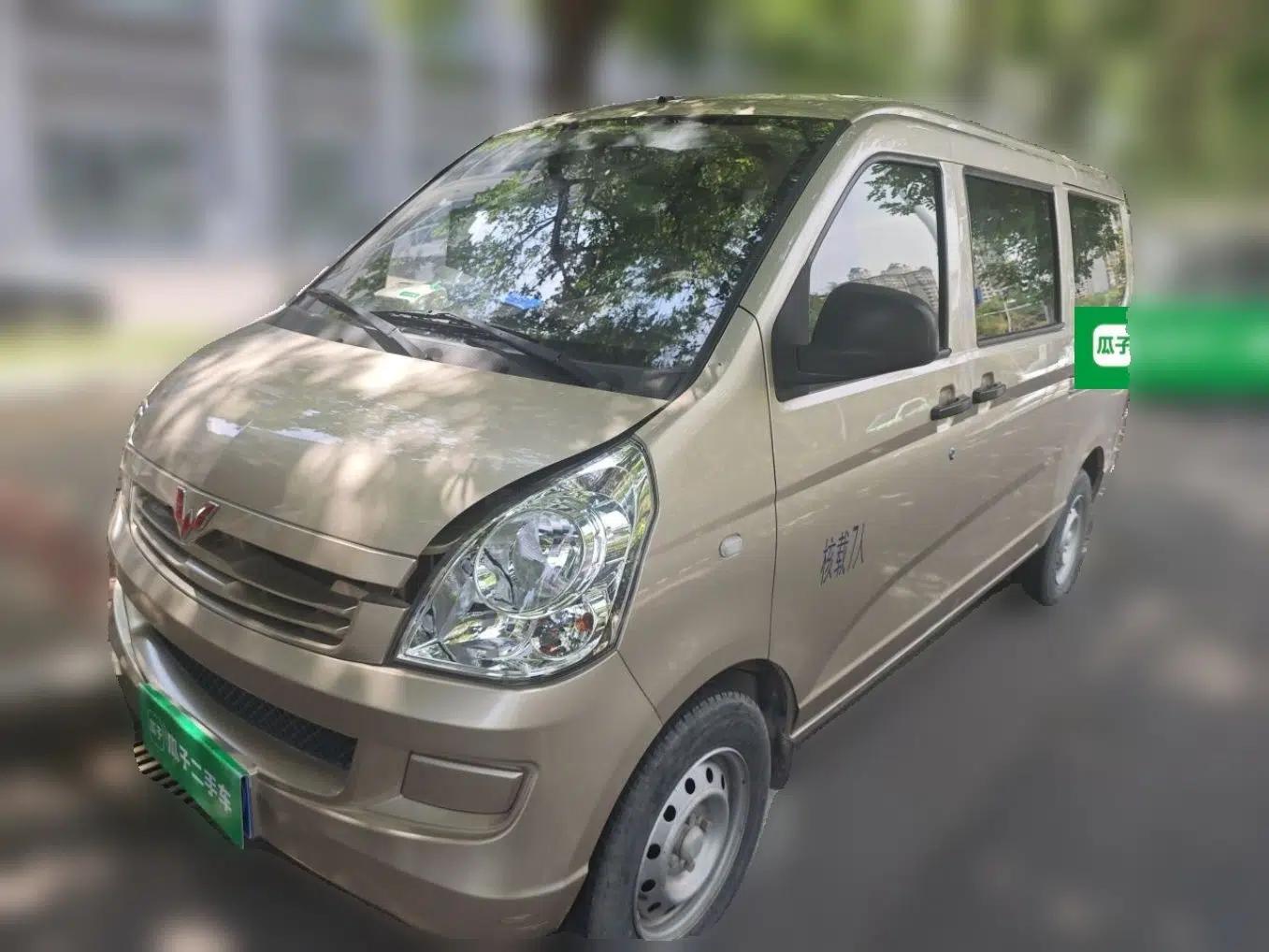 Wuling Rongguang S 2023 1.5L Base Version 5/7 Seats — миниатюра 1