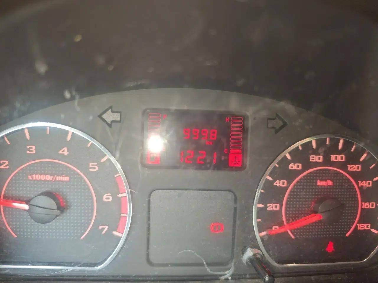 Wuling Rongguang S 2023 1.5L Base Version 5/7 Seats — миниатюра 12
