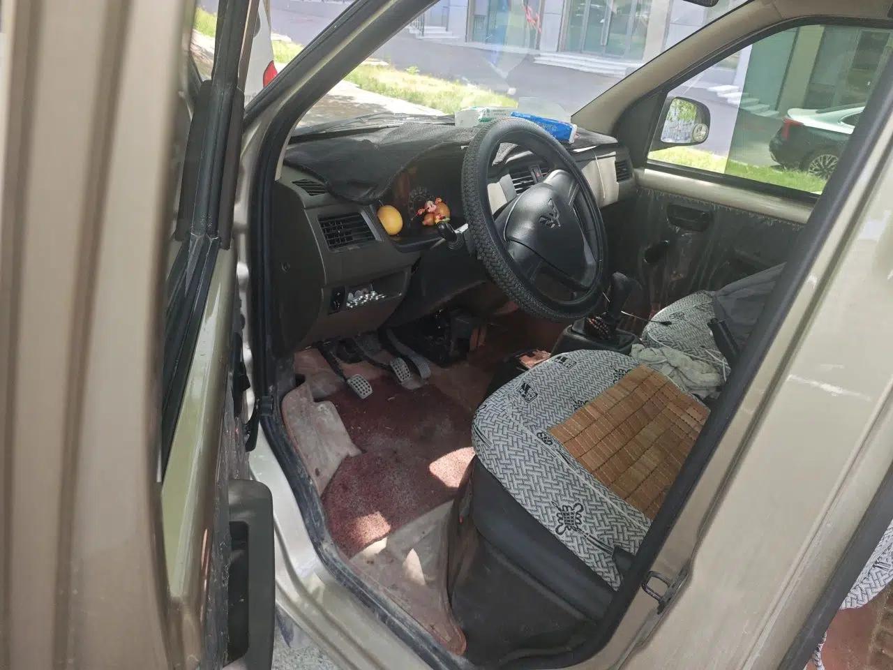 Wuling Rongguang S 2023 1.5L Base Version 5/7 Seats — миниатюра 16