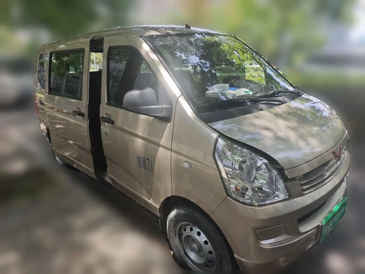 Wuling Rongguang S 2023 1.5L Base Version 5/7 Seats — миниатюра 3