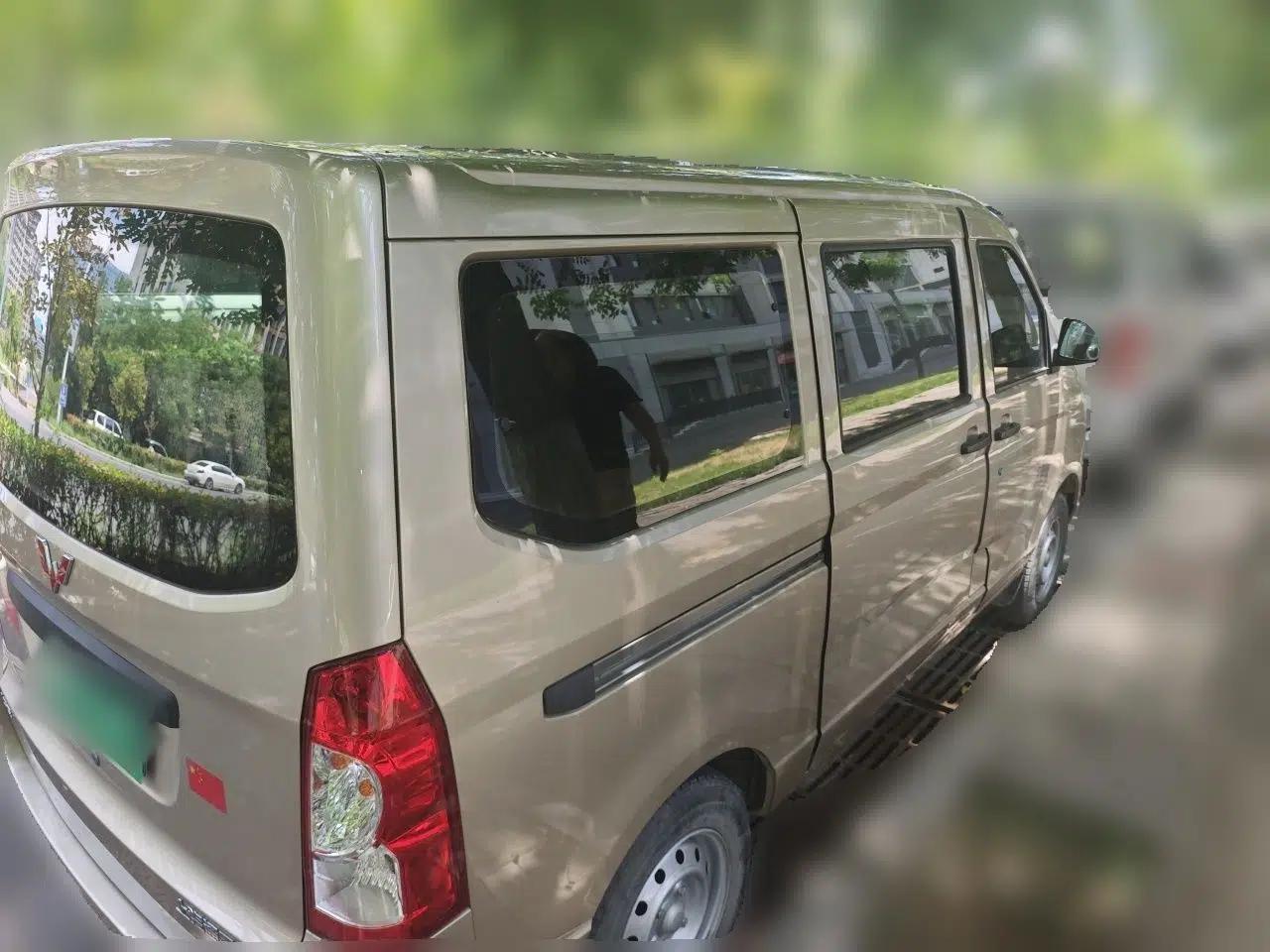 Wuling Rongguang S 2023 1.5L Base Version 5/7 Seats — миниатюра 6