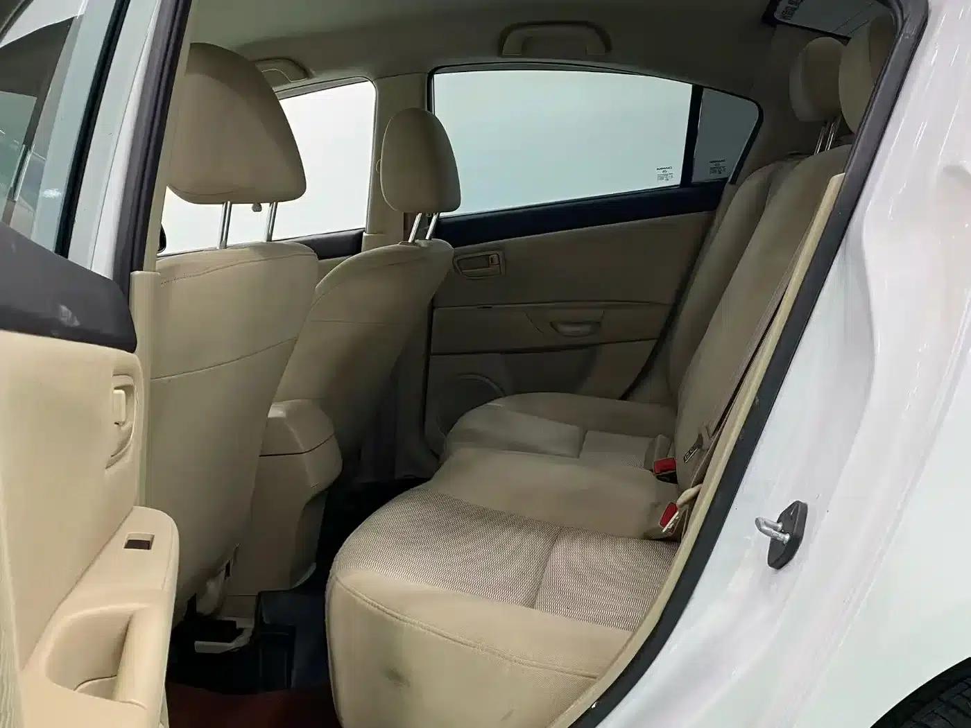 Mazda3 2012 1.6L Manual Classic Special Offer — миниатюра 5
