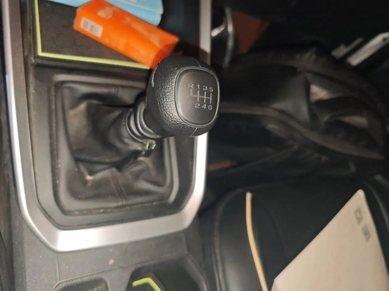Wuling Alvez 2022 1.5L Manual Free-Style Model — миниатюра 14